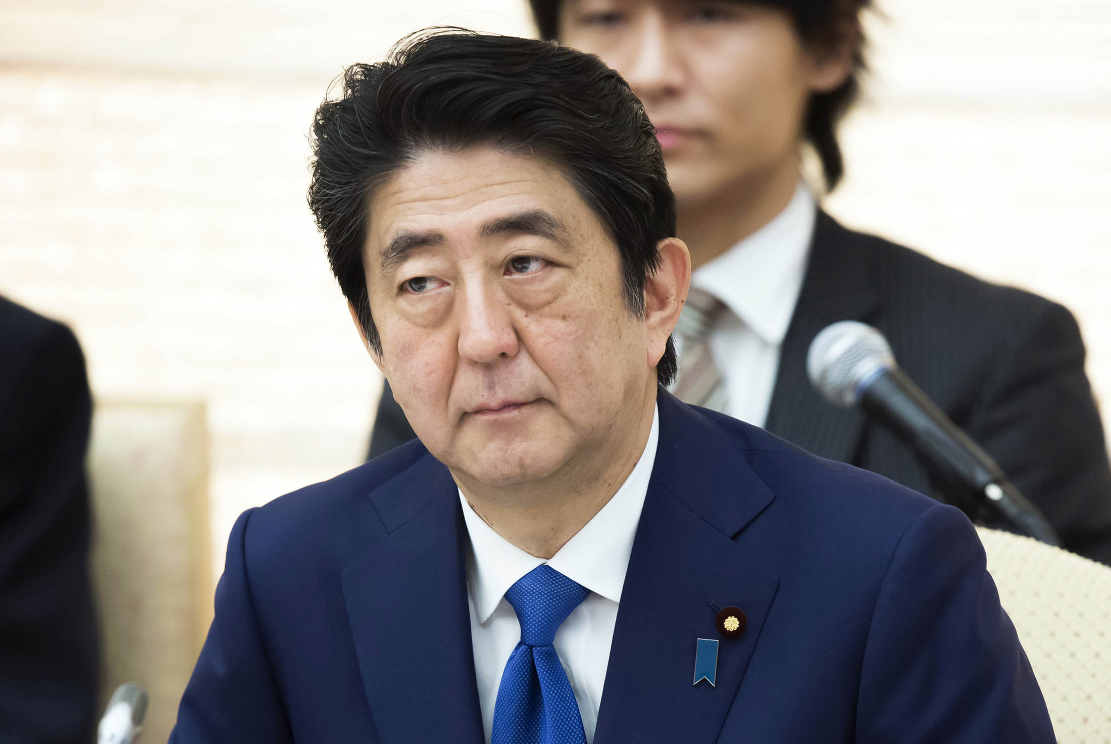 Abe Porn Stephan - Abe Divides Japan With Plan to Change Pacifist Constitution - Bloomberg