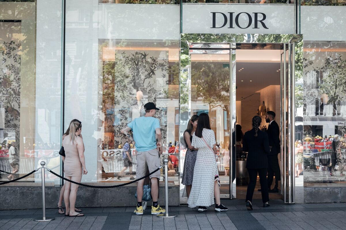 French luxury goods company Christian Dior logo Stock Photo  Alamy