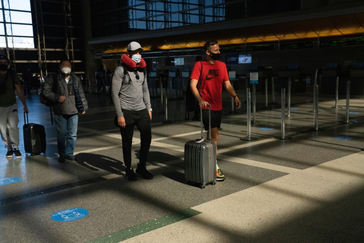 <p>U.S. Air Travelers Top 2 Million for First Time Since Pandemic thumbnail