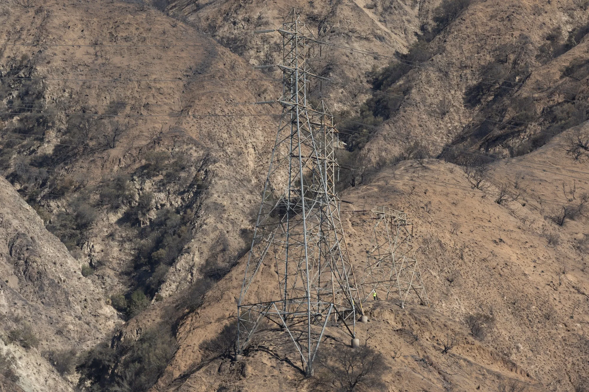 A Southern California Edison Co. electrical transmission tower in Eaton Canyon,&nbsp;in Pasadena, California, on Jan. 13.&nbsp;