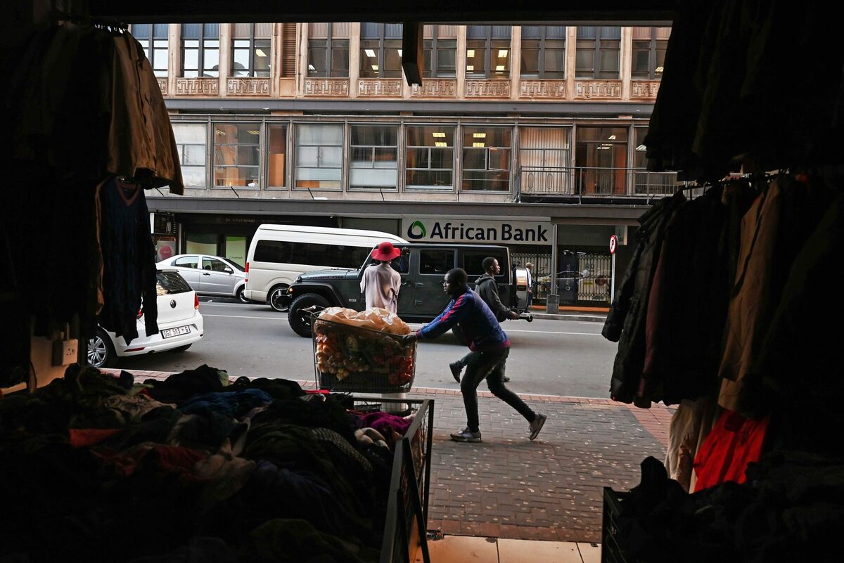 Weak Rand, Government Missteps Deny South Africans Rates Relief