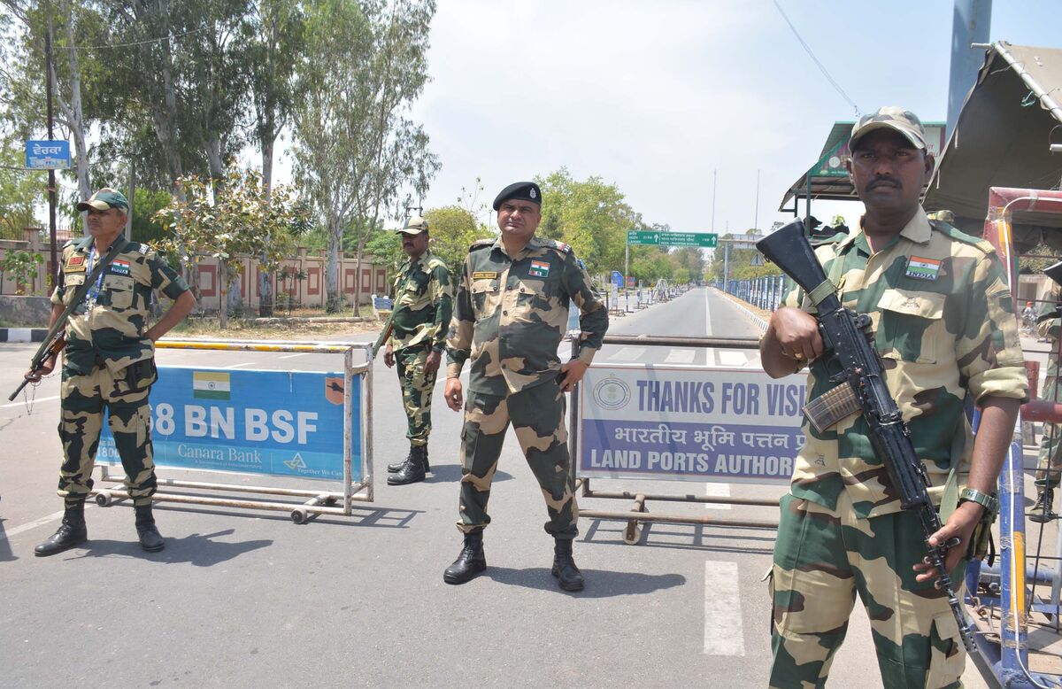 🟪"Conflitto al Confine: India Risponde a Attacchi in Kashmir con Raid Mirati, il Pakistan Ritorsione Aerea"