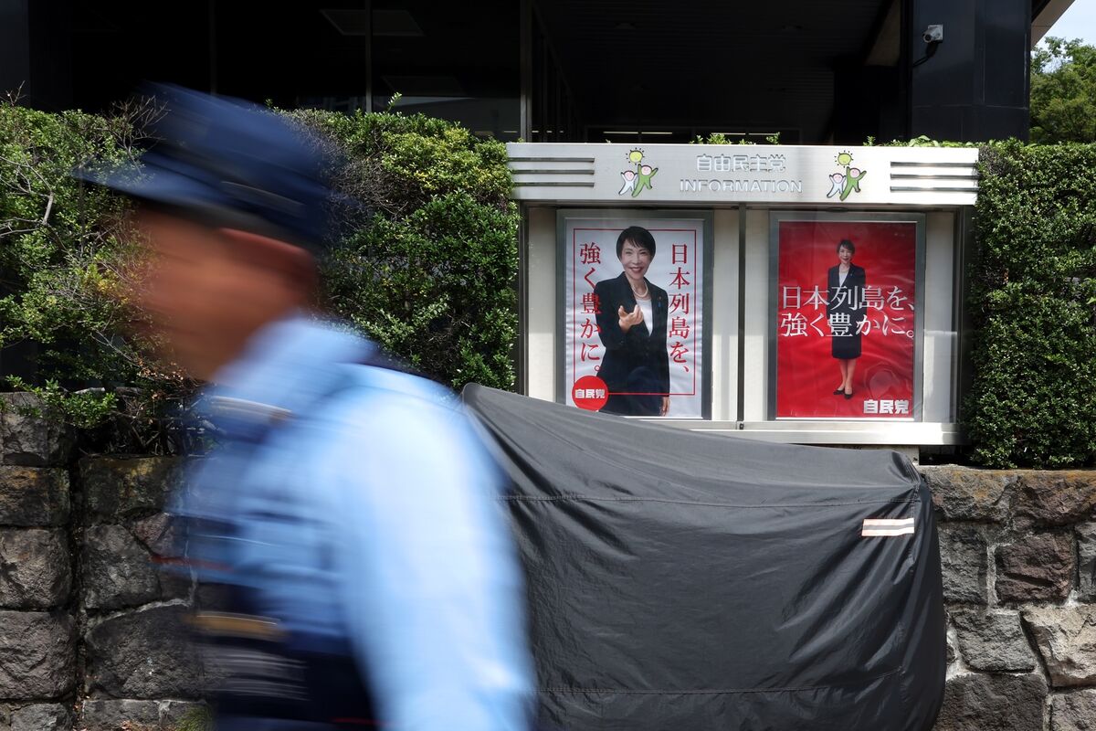 Popular Takaichi Faces a Vision Test in Japan
