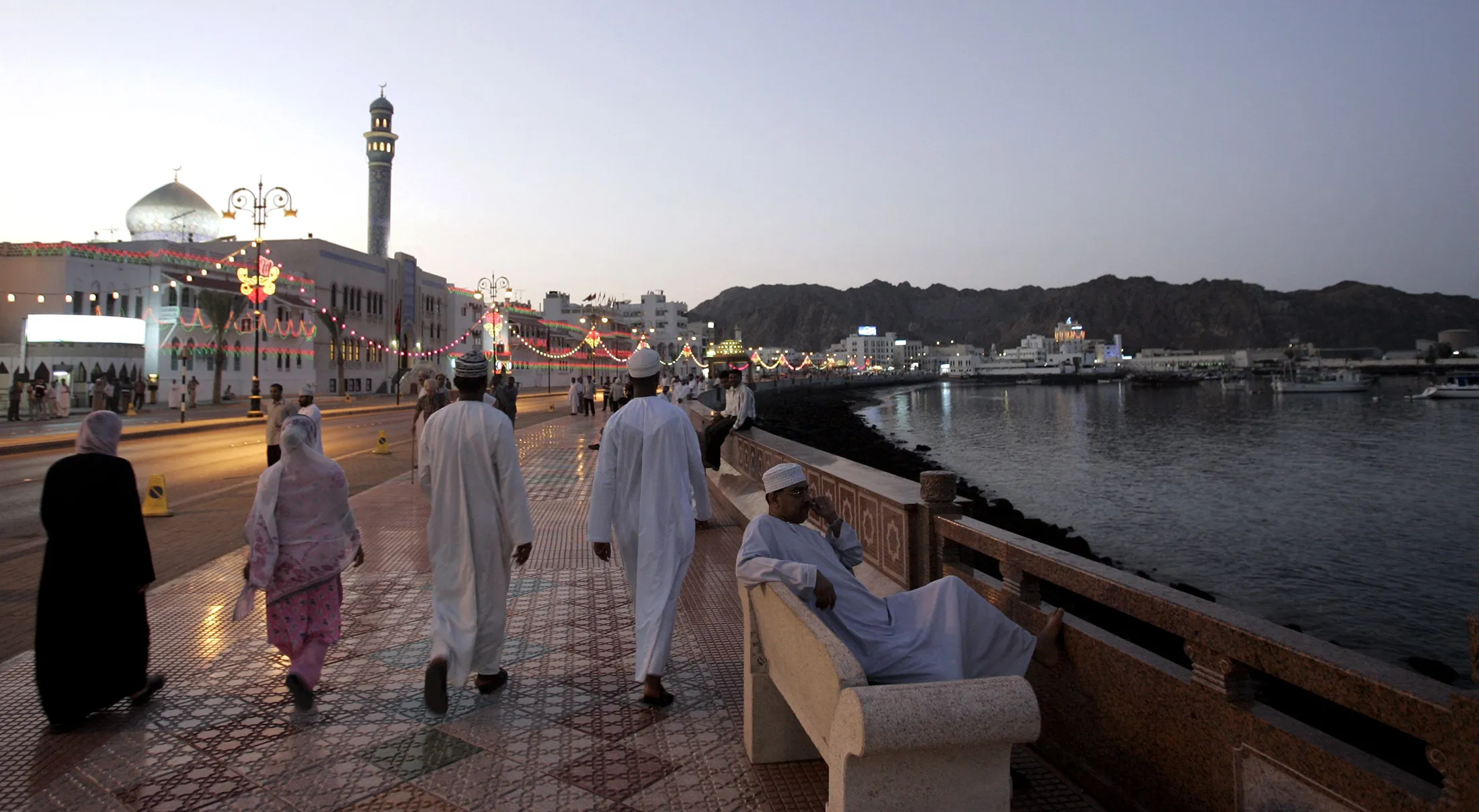 11/19/2005. Illustration along the seaside in the Muthra area.