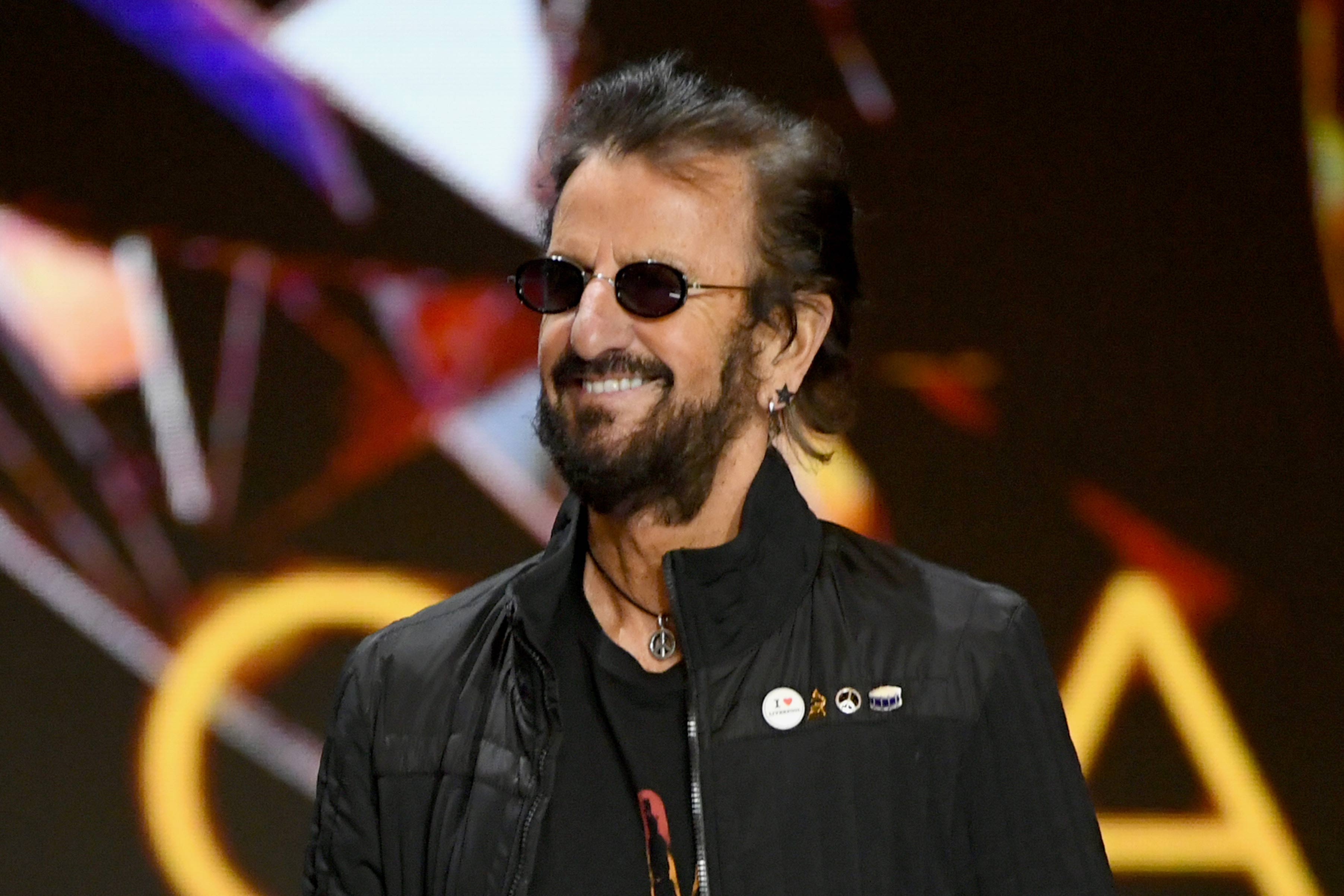 ringo-starr-mixed-covid-caution-with-rocker-pals-to-make-album-bloomberg