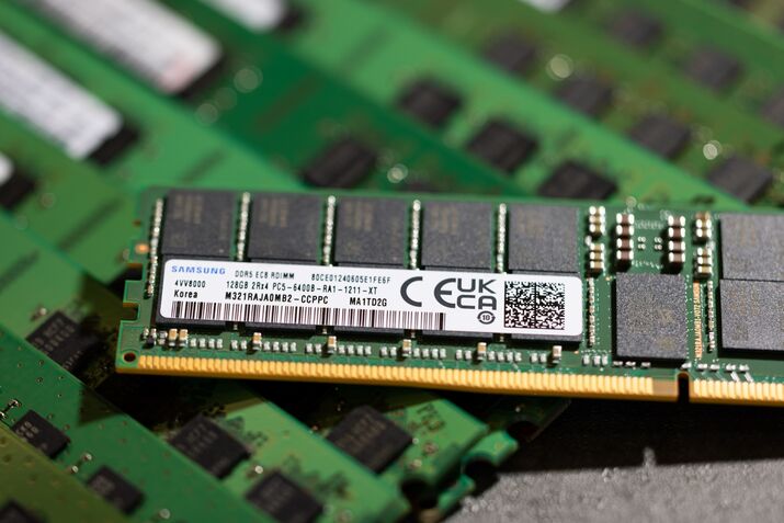 Samsung Electronics Memory Chips Ahead of Preliminary Earnings