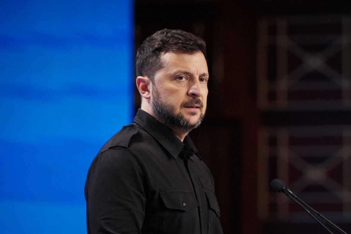 Zelenskiy Says At Least 20 Killed in Russian Strike on Donetsk Town
