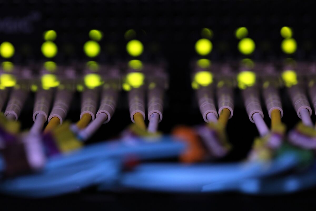 Lumentum AI Orders Full to 2028