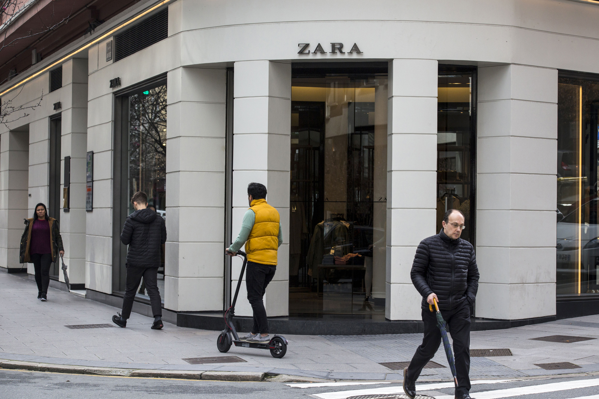 Zara's Owner Inditex Scrambles to Stop Hometown Black Friday Strike -  Bloomberg