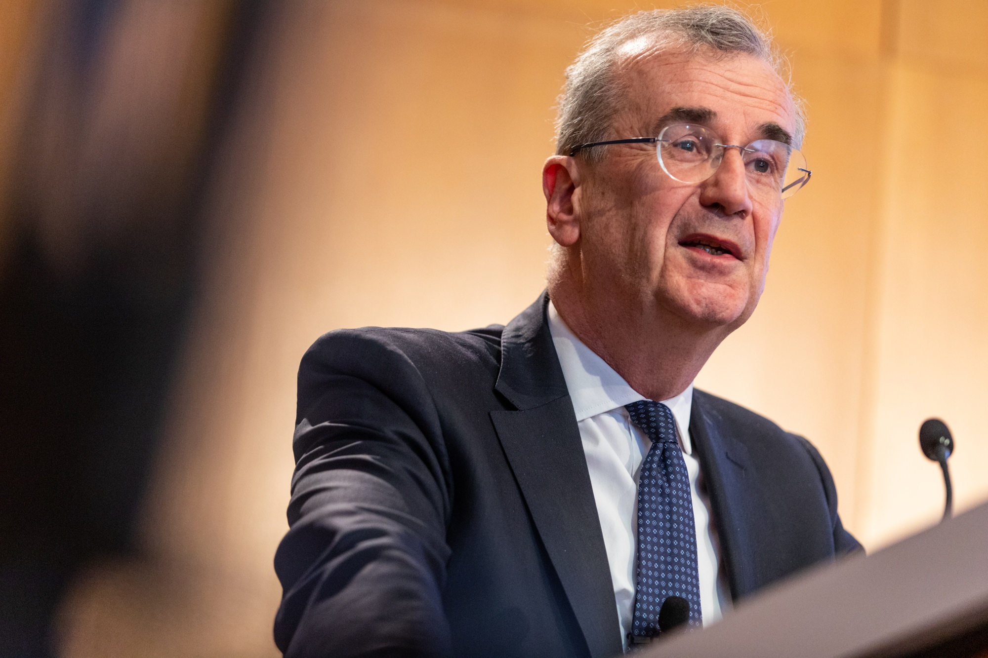 ECB’s Villeroy Says Soft Landing Possible, Unlikely Painless Bloomberg