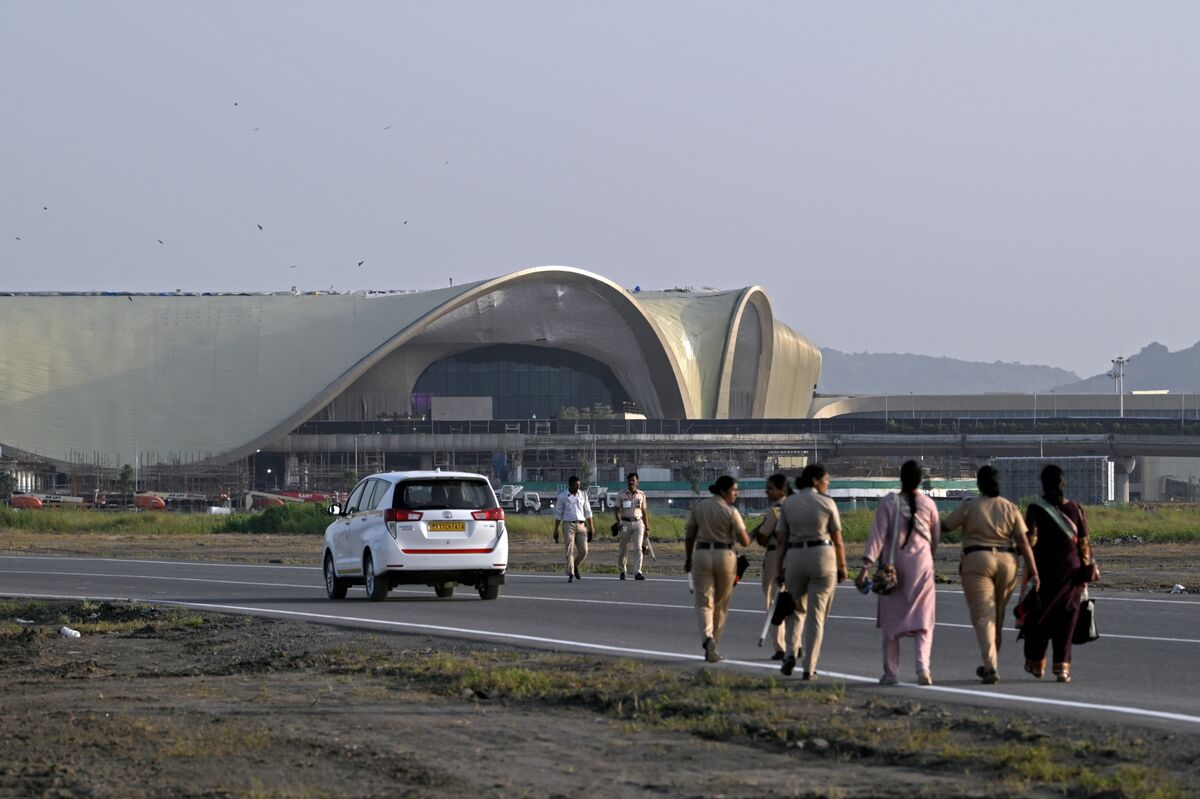 Adani Airport Unit to Invest $11 Billion, Seeks Partner Pre-IPO