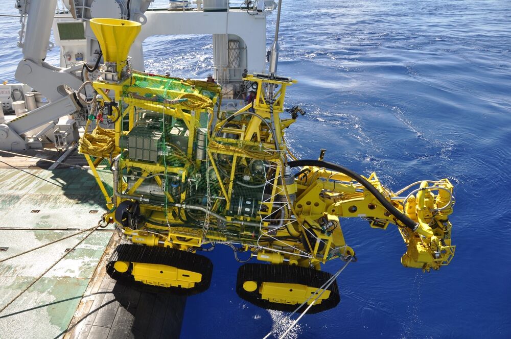 海底からの鉱石回収に成功、世界初－「国産」資源の開発進展に