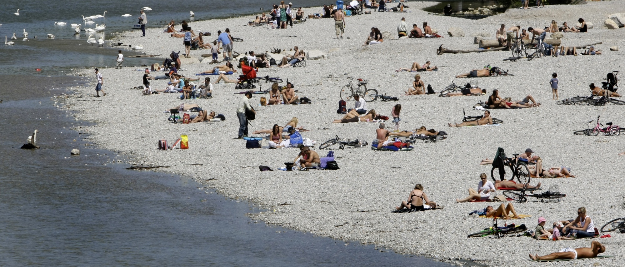 Beach Nude Poland - Why Munich Went Ahead and Set Up 6 Official 'Urban Naked Zones' - Bloomberg