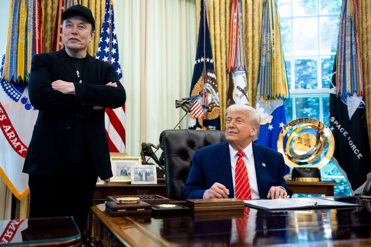 Elon Musk PAC Ramps Up Midterms Spending to Help Republicans