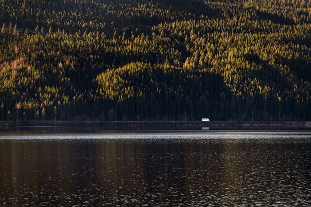 A road next to Rendalen's Lake Storsjoen.