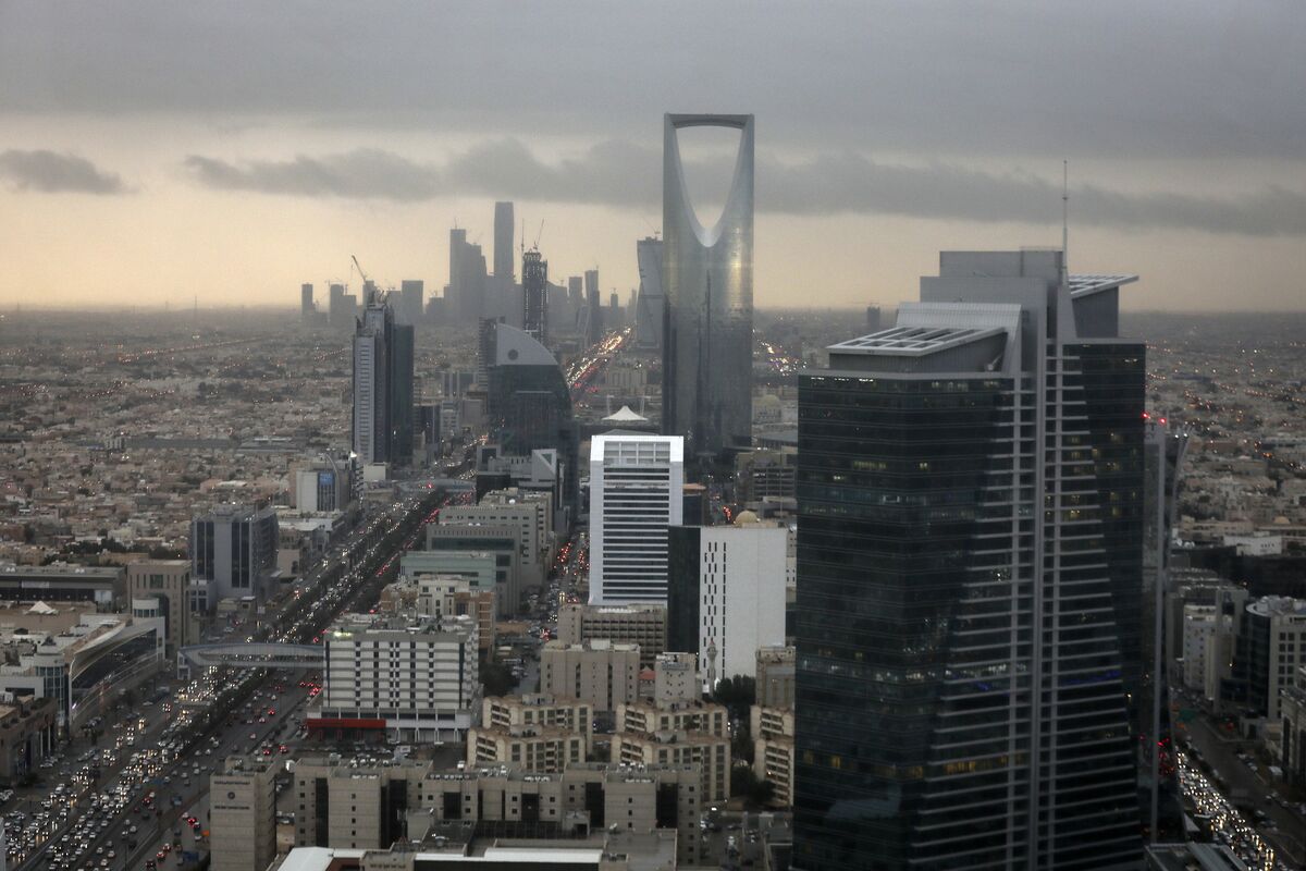 Saudi, UAE Business Conditions Improve, Though Employment Falls