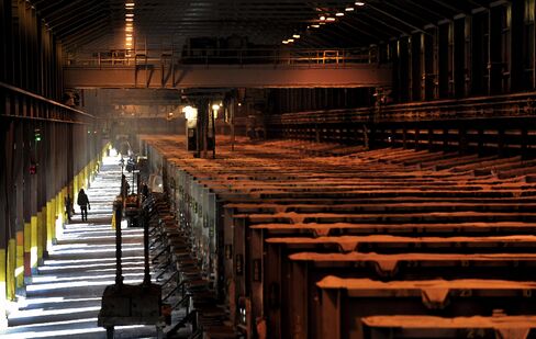 Record Pension Deficit Drop Lifts Textron, Alcoa