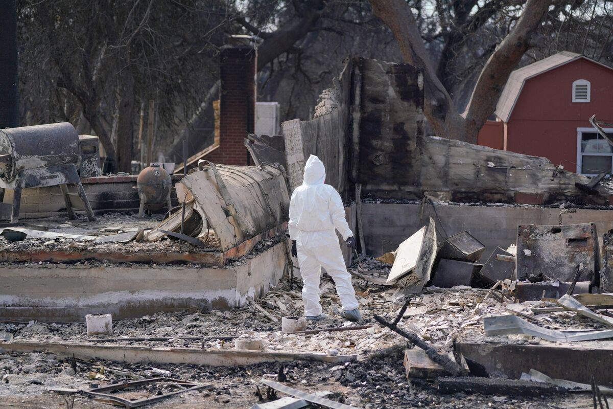 Multiple California Wildfires Burn 131,000 Acres, Destroy Homes