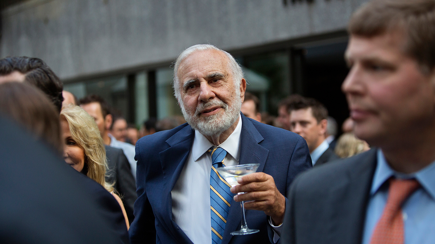 Billionaire activist investor Carl Icahn attends the Leveraged Finance Fights Melanoma charity event in New York on May 19, 2015.
