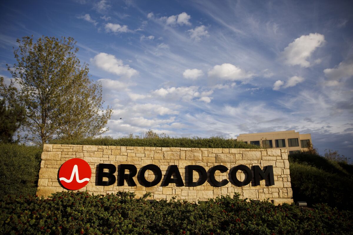 ブロードコム、ヴイエムウェアを買収へ－約610億ドルで - ブルームバーグ