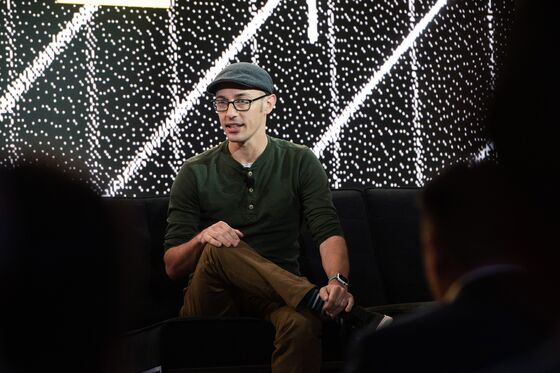 ‘Canada Is Awesome,’ Shopify CEO Tells Workers Barred From U.S.