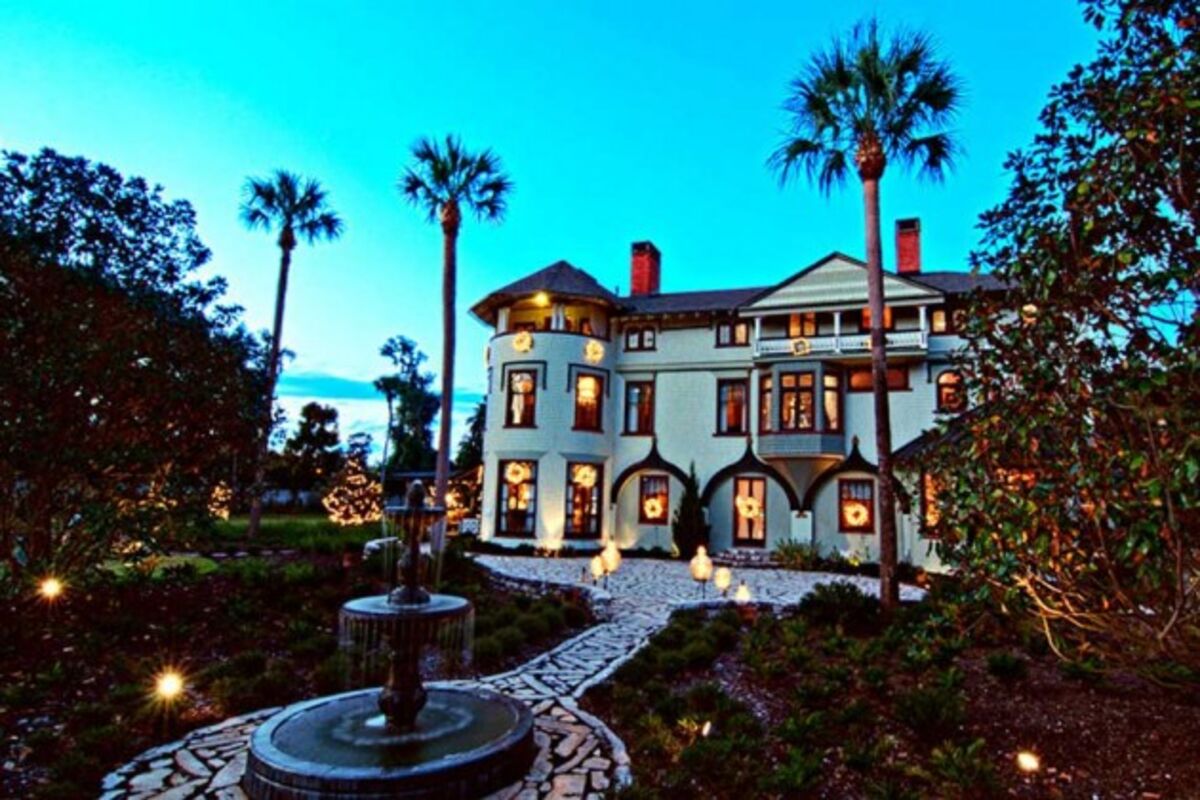 The Hat Mansion That Topped Disney As Floridas Favorite Tourist Spot