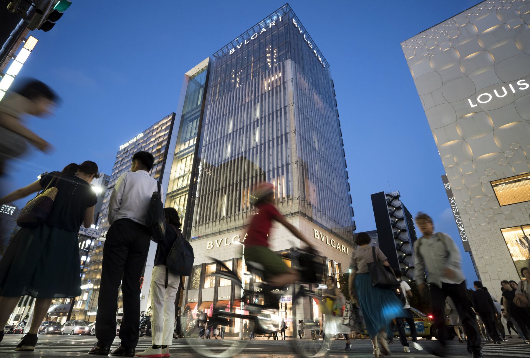 Japan's Super Rich Getting Richer Under Abenomics Bloomberg