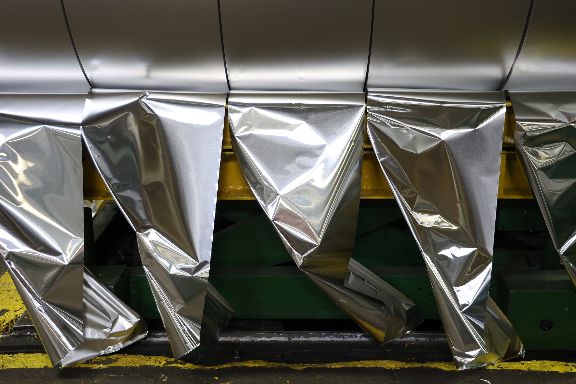 The Aluminum Foil Hack You'll Want To Know In Case Of A Power Outage