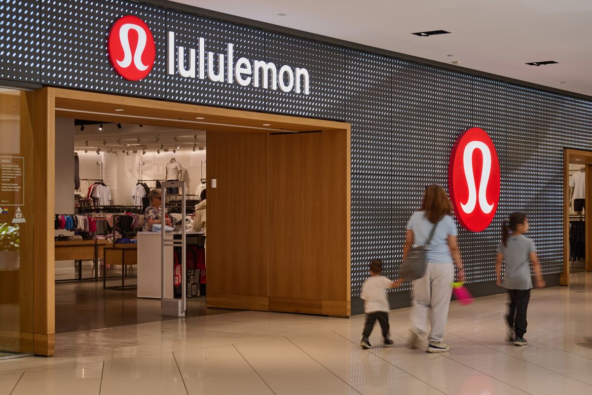 Lululemon Cuts Outlook Again as New CEO’s Challenges Grow