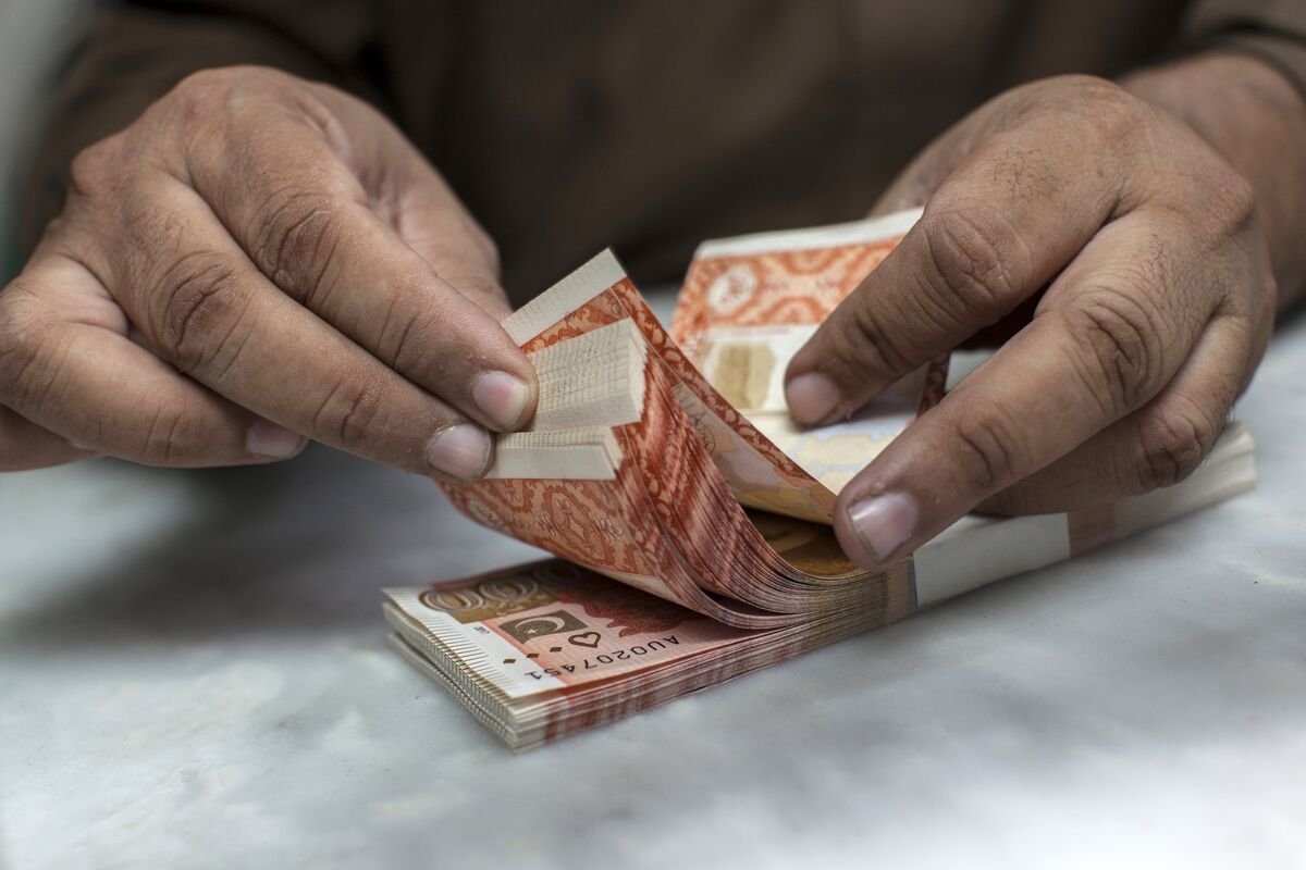 Pakistan's Rupee Is Close to Becoming the Month's Top