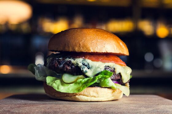 The World’s Best Burgers as Picked by Stars of Gastronomy
