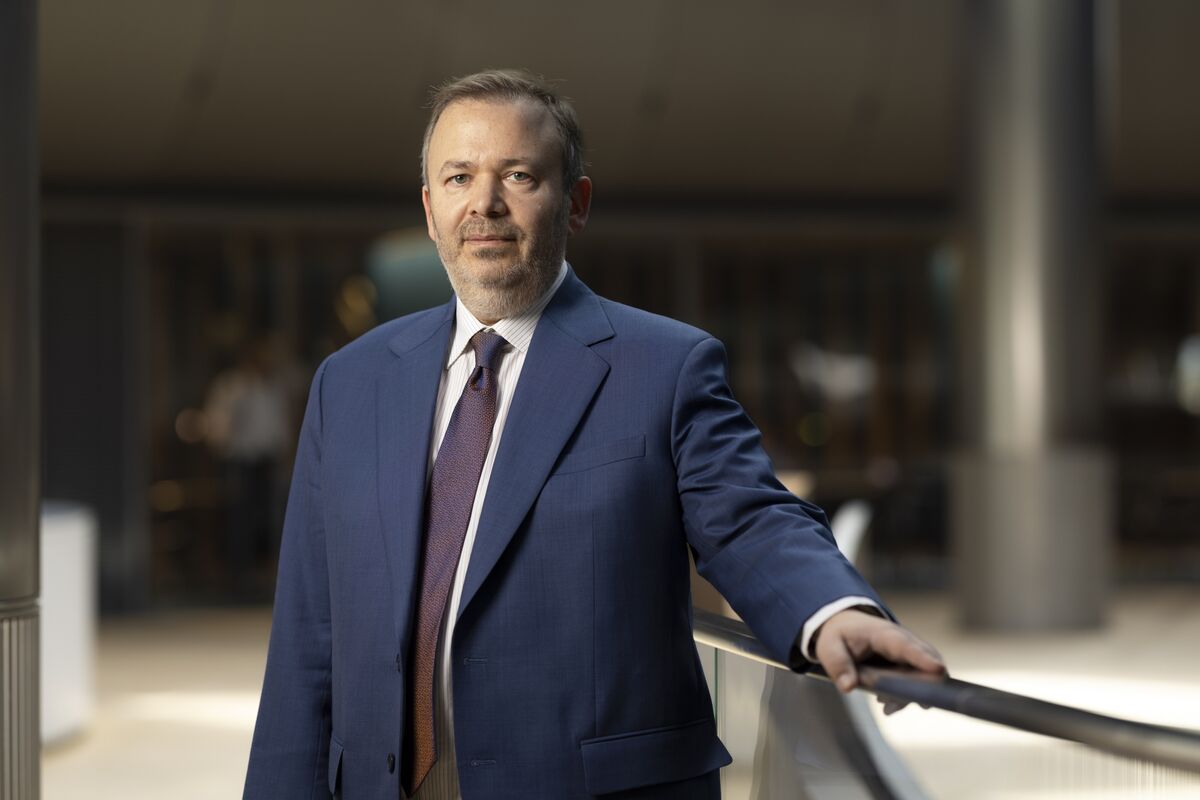 Boaz Weinstein Starts New Campaign Against Four UK Trusts Bloomberg