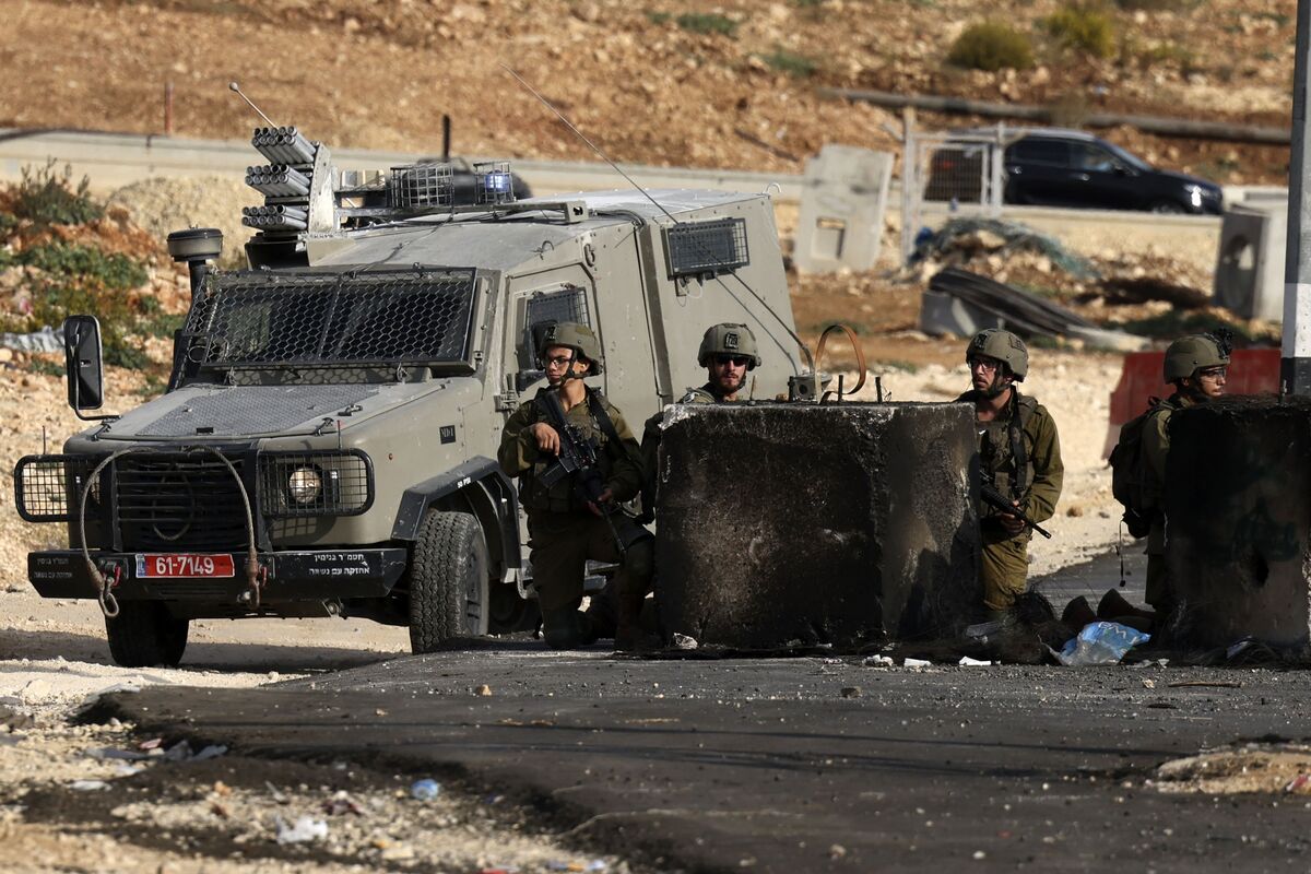 Palestinian Militant Group Accuses Israel of Killing Fighter - Bloomberg