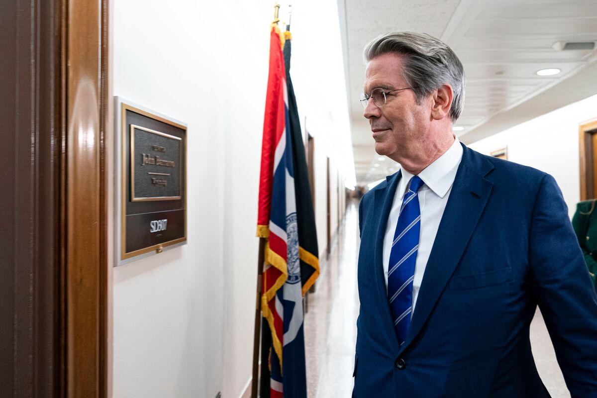Scott Bessent to Meet Senators as He Preps for Treasury Secretary Vote -  Bloomberg