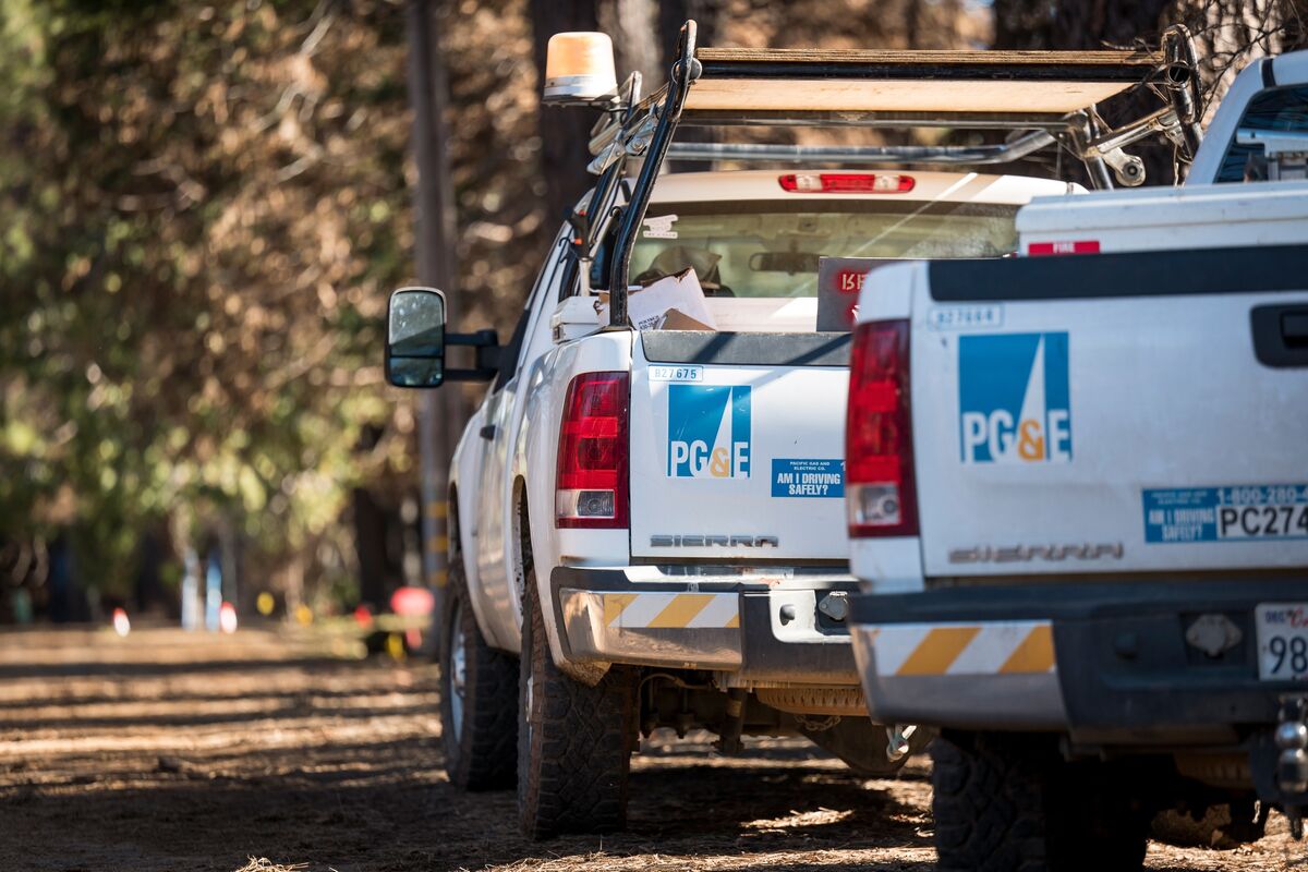 PG&E Is Said to Consider Boosting New Director Pay to $400,000 - Bloomberg