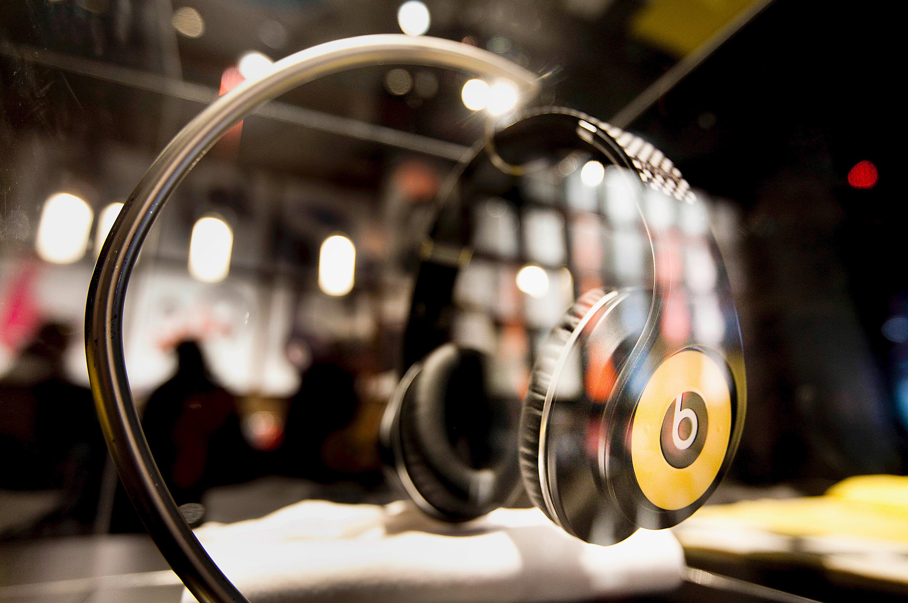A pair of Beats Electronics LLC &quot;Taxi&quot; headphones at the Beats by Dr. Dre pop-up store in New York, on April 13, 2012. Photographer: Michael Nagle/Bloomberg