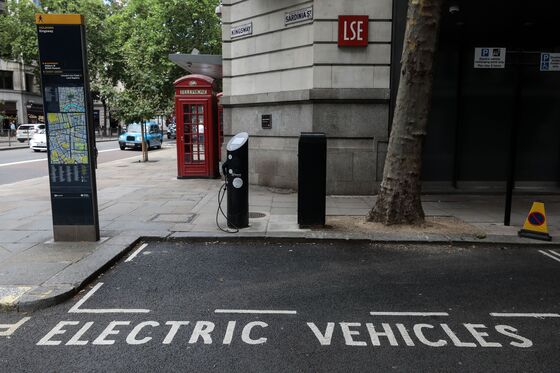 The World Still Doesn’t Have Enough Places to Plug In Cars