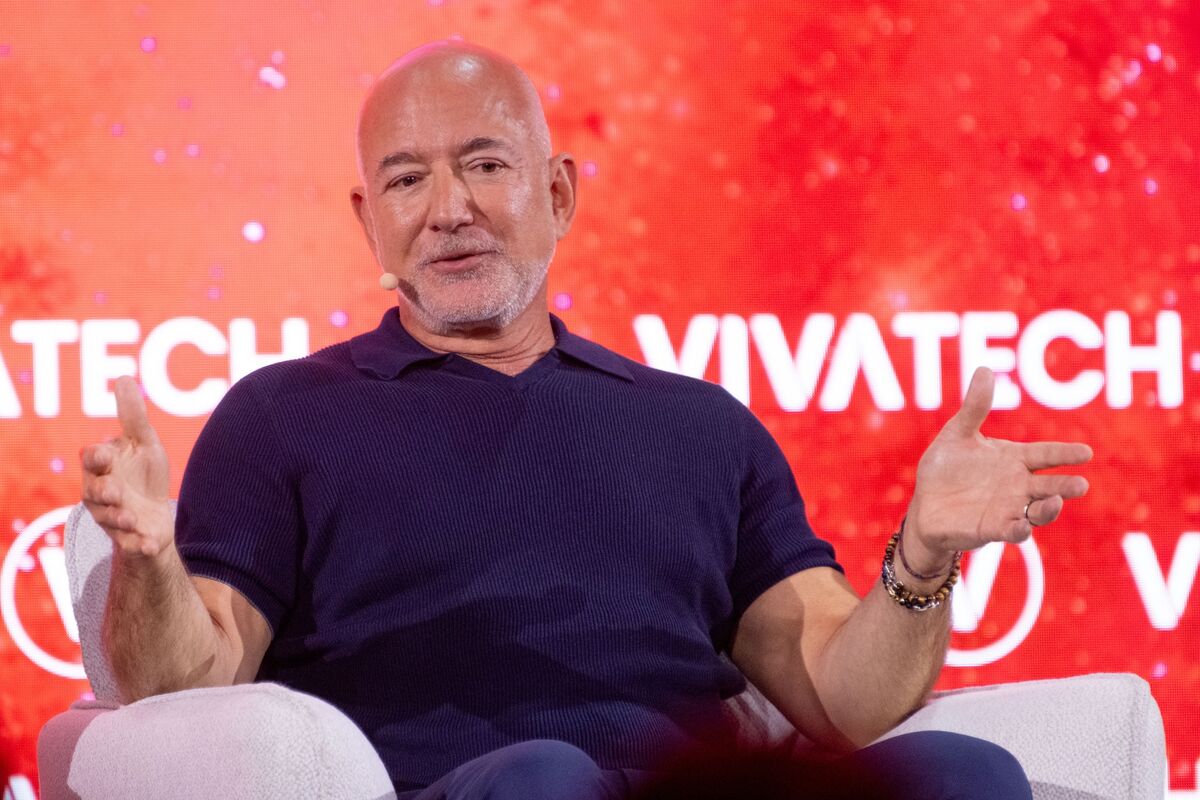 Blue Origin Says It Will Launch a New Glenn Rocket This Year