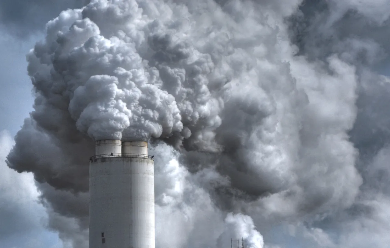 Smoke emissions at a power plant.&nbsp;