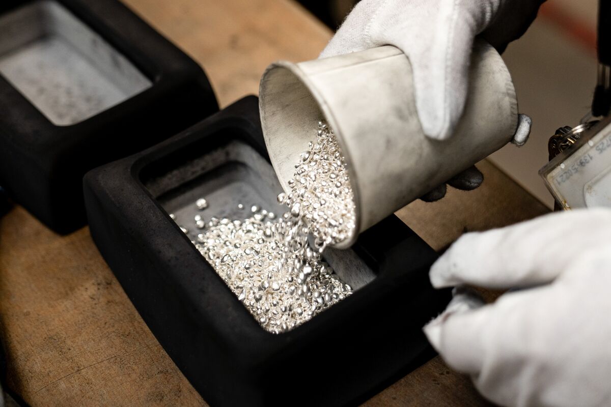 bloomberg.com - Monique Mulima - Sunshine Silver Mining Rises 11% After $270 Million US IPO