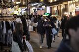 Shoppers Ahead of South Korea Consumer Confidence Figures