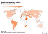 Charting the Global Economy: Fed, BOE Diverge on Rate-Hike Paths