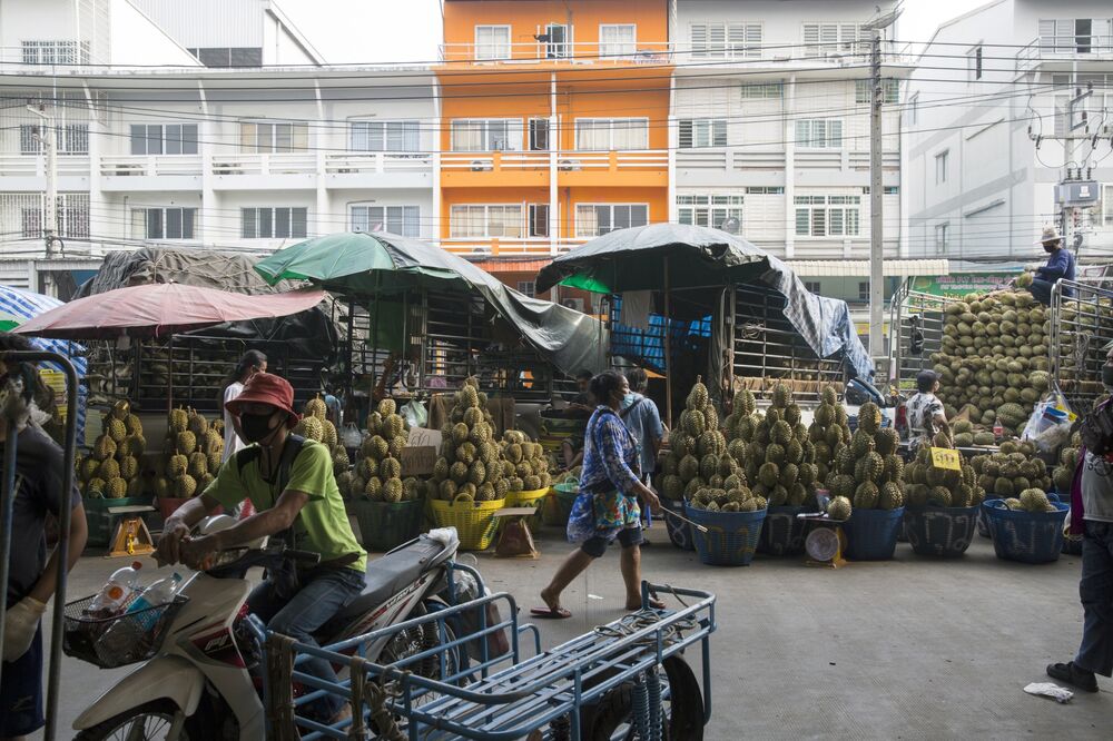 Thailand Cuts Rate For Third Time As Economic Crisis Worsens Bloomberg