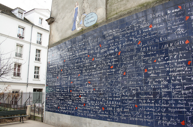 In Paris, a Wall of 'I Love You's' - Bloomberg