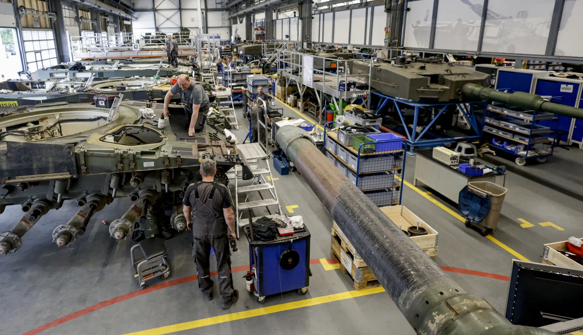 Technicians assemble a Leopard battle tank&nbsp;in Unterluess, Germany.