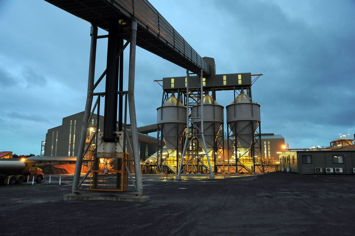 Iluka to Suspend Mineral Sands Production at Australian Project