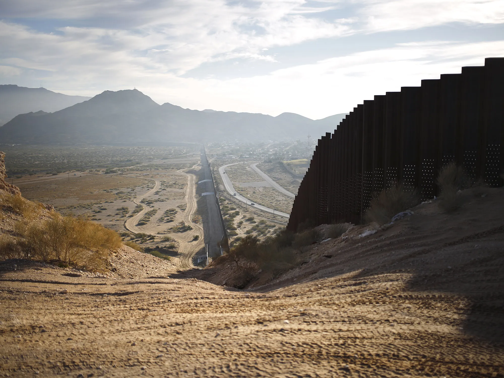 Trump Border Emergency Survives as Senate Veto Override Fails - Bloomberg
