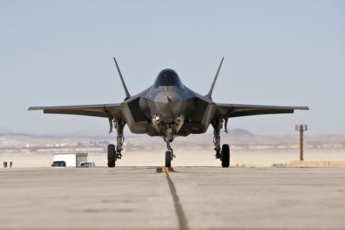 F-35 Flights May Resume Within Week of Finding Fault, Chief Says