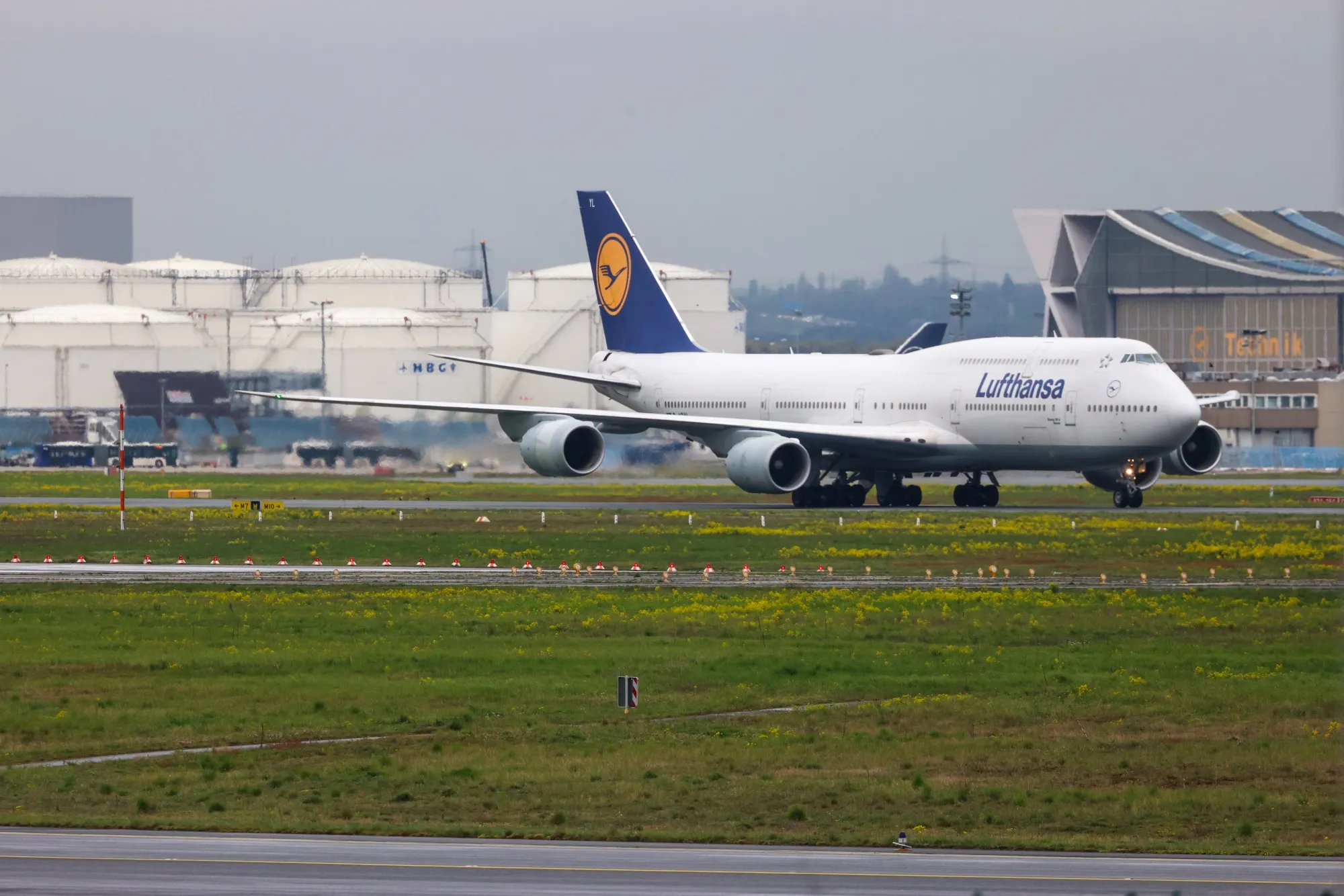 A Deutsche Lufthansa AG aircraft.