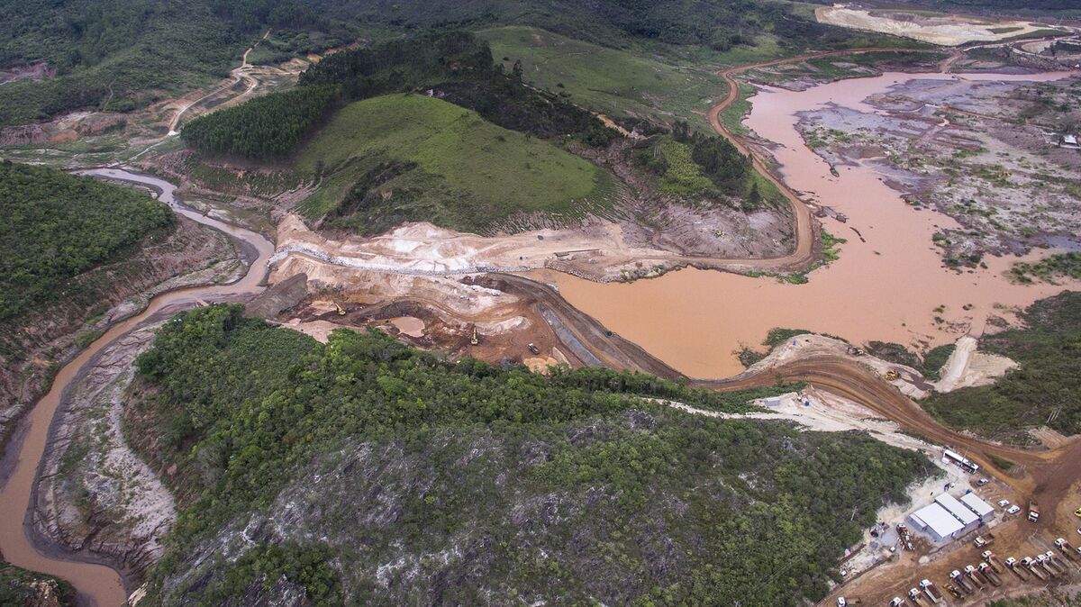 Mine-Disaster Settlement Talks Irk Brazil Officials As Deadline ...